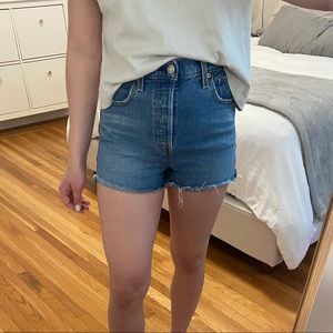 Levi’s Ribcage Jean Shorts